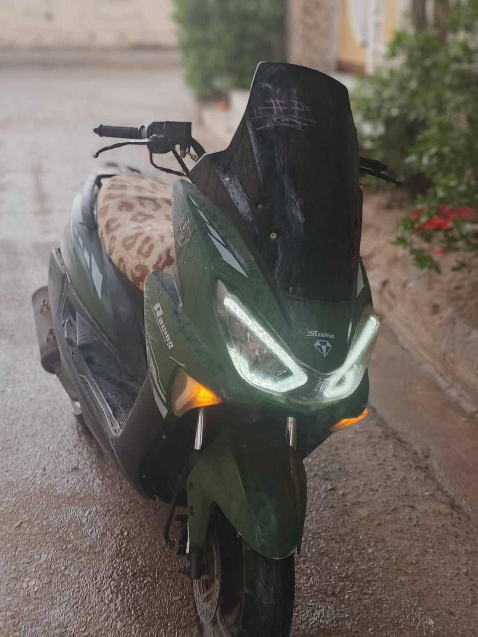 سلام عليكم دراجه للبيع موديل 2023 مستعجل ع بيعتها تواصل ع رقم ***********
