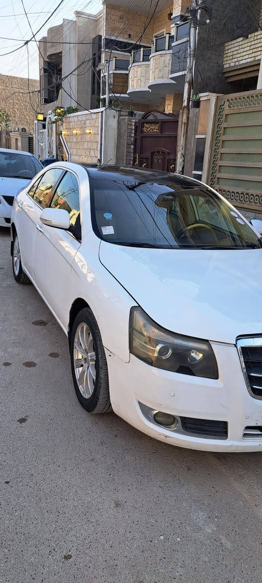 السعر 72 وبيها مجال امكراند c8 محرك 2400 بيها صبغ بابين الصدر والي وراه تفاصيل اكثر اتصال *********** المكان بغداد موديل 2013
