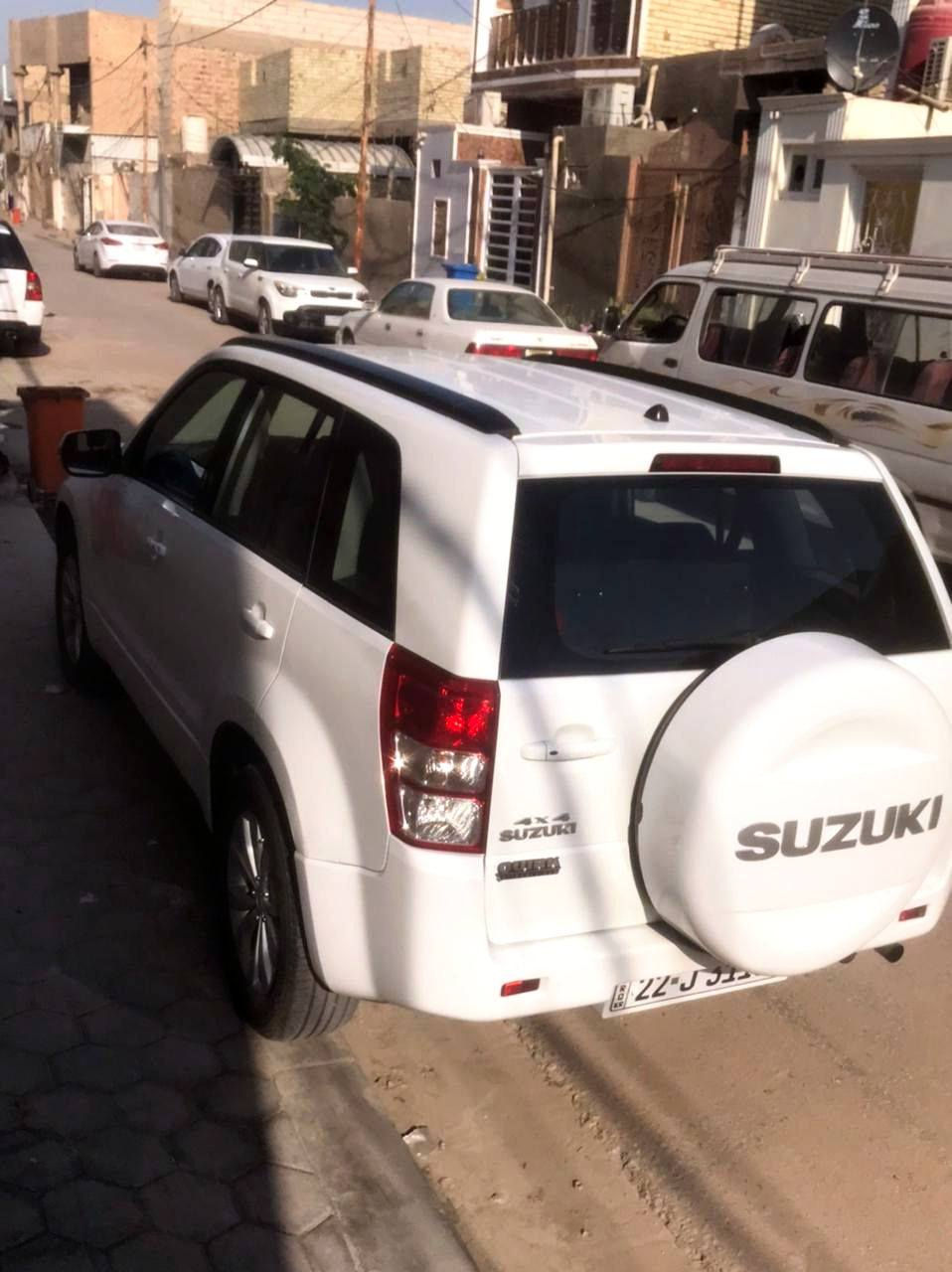 السلام عليكم سازوكي ڤيتارا للبيع 2014 السياره مكفوله كفاله عامه ماعدى بارد اباب السايق  ماشيه 120 حقيقي السياره نضيفه مداور ثاني يوم رقم اربيل السعر 120 رقم الهاتف ***********
