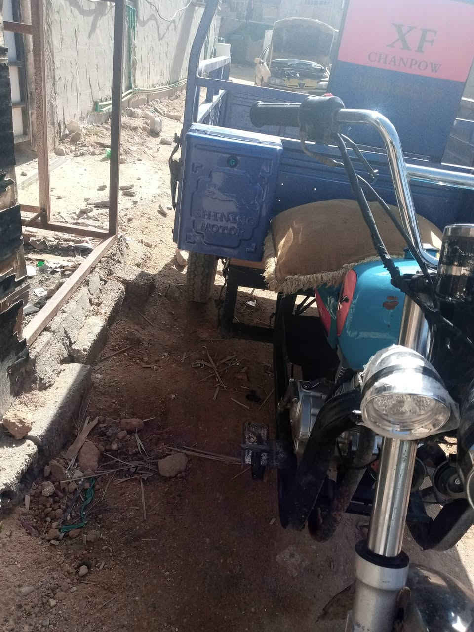 ستوتة نضيفة كلهة شغالة بدون اوراق سعر ٧٠٠ قفل كربلاء الحر بدي نضيف مابيهة خياس ***********
