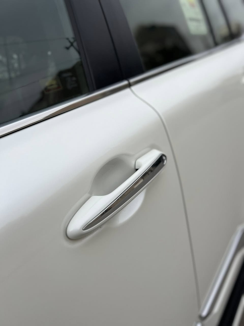 السلام عليكم 
النوع : تويوتا لاندكروز ( بريم) 
الموديل : 2024 
الرقم : بغداد ( بأسمي ) 
عداد المسافة : 7 الف 
السياره : كفاله عامه حتى من الشخط ( بعده زيرو حتى الكاعيات محاطهن بعدهن بلايلون ولايلون الشركه بعده بيه  السياره زيرو زيرو ) 

* المواصفات : LlmlTED / VX
* رادار امامي مواصفات VIP 
العنوان : بغداد - السيدية 
السعر : 770 ورقه وبيه مجال 
باقي التفاصيل الاتصال ؏ الرقم او واتساب 
***********
