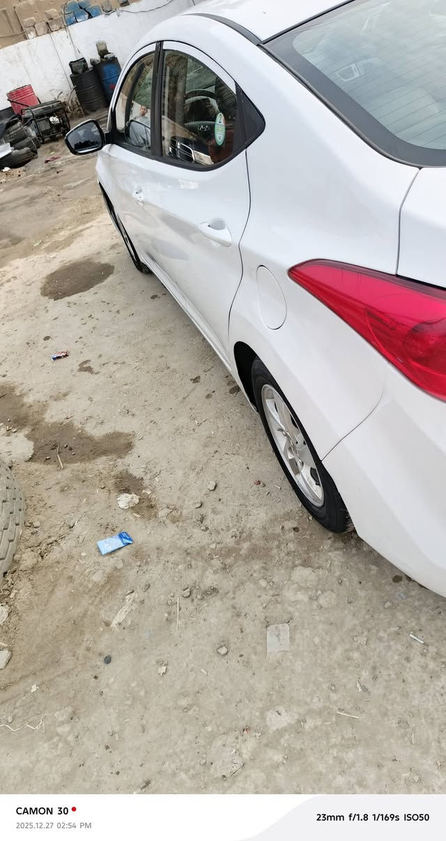 السلام عليكم سياره النترا موديل 2014 متومه رقم سليمانيه انكليزي كصه جنطه نضيفه كلش حداديه كير مكينه تبريد كلهن شغالات مكاني لناصريه رايده 48 لتواصل ***********
