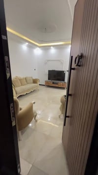 شقة ملك صرف للبيع  ⬅️موقع مميز الاعظمية  شارع عمر قرب تقاطع الصباح 🔑اس...