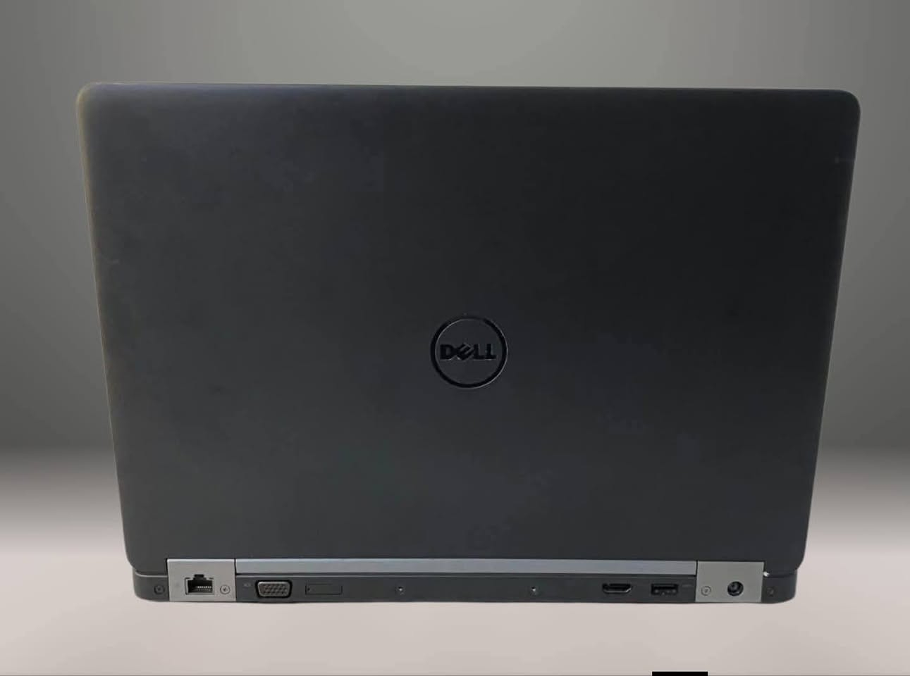 💻 Dell Latitude 5470 | أداء عملي وسعر اقتصادي 💻
مثالي للدراسة والعمل المكتبي، يجمع بين المتانة وسرعة الأداء بفضل معالج i5 والـ SSD.
🔍 المواصفات التقنية:
• المعالج: Intel Core i5 (الجيل السادس).
• الرام: 8GB DDR4.
• الهارد: 256GB SSD.
• الشاشة: 14 بوصة.
🎁 الهدايا والملحقات:
(حقيبة، شاحن أصلي، ماوس، ماوس باد، تغليف كرتوني آمن).
🛡️ الضمان والخدمات:
• حق فحص المواصفات والنظافة عند المندوب قبل الاستلام.
• ضمان استبدال لمدة أسبوع كامل.
• تنصيب ويندوز، أوفيس، والبرامج الأساسية مجاناً.
💰 السعر: 190,000 دينار عراقي.
📍 الموقع: بغداد - الأمين الثانية.
🚚 التوصيل: متوفر لجميع محافظات العراق.
📞 للحجز والاستفسار (واتساب/اتصال):
      ***********
