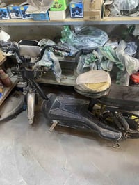 دراجه شحن شغاله كلها بس بطاريات يرادلها فقط سعرها مناسب مستعجل عليها 0...