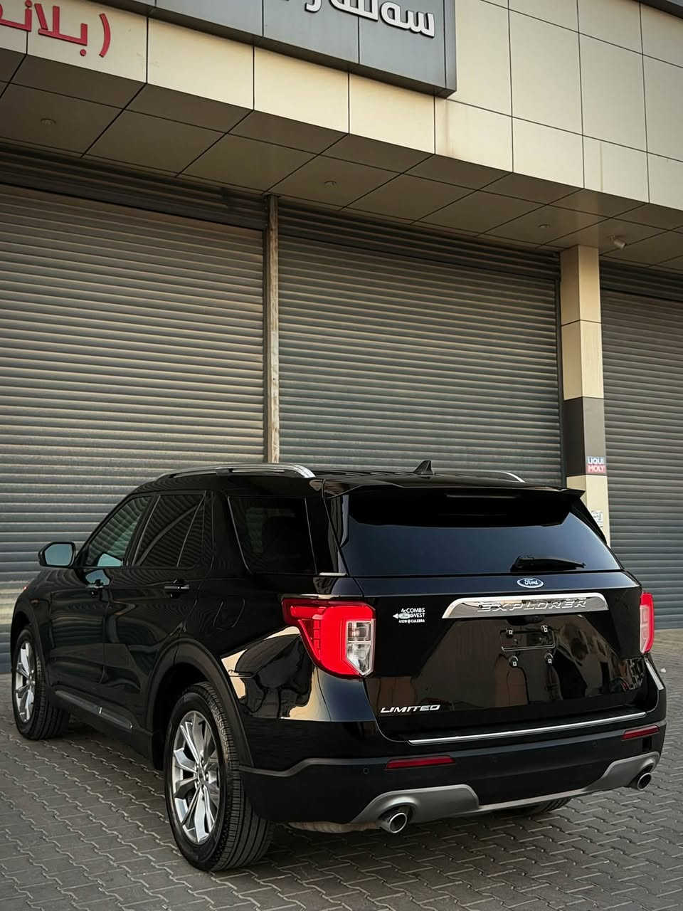 السلام عليكم  
للبيع فقط
‏FORD EXPLORER  LIMITED 
فورد اكسپلورر ليميتد
موديل 2024
دبل اكسل 
- فول رادار سستم امامي جانبي
شاشه كبير 
كيج الكترون
داخل يتغير 7 الوان
كاميرا خلفي امامي 
 حساسات خلفي حساسات امامي
رادار امامي خلفي جانبي رادار 360
اميرجينسي بريك
WIFI,NAVIGATION,GPS,auto strat stop,auto hold
بسمه تشغيل بسمه ابواب 
تشغيل عن بعد
بردات خلفي 
صندق شفت كهرباء
كشنات ميموري خزن
كشنات كهرباء 
كشنات خلفي كهرباء
كشنات ملكي VIP
- كشنات جلد  
 كشنات  تدفه تبريد و هيتر 
ستيرن هيتر
- ويل مكحل حجم  20
- مخارج كزوز ظاهرية 
- شاحن لاسلكي 
 ستة وضعيات قيادة
لايتات ليد و زينون بك لايت ليد
🔥محرك 4 سلندر 2.3 تيربو 
- ماشية 40 الف مايل  
سياره بدون رقم تترقم شمالي فقط.  
ضرر بسيطه طخه بسيط دعامي 
بدون قطره صبغ بدون تعديل بدون تبديل
📍مكان سياره سليماني 
للاتصال والاستفسار اكثر 
*********** 📞
