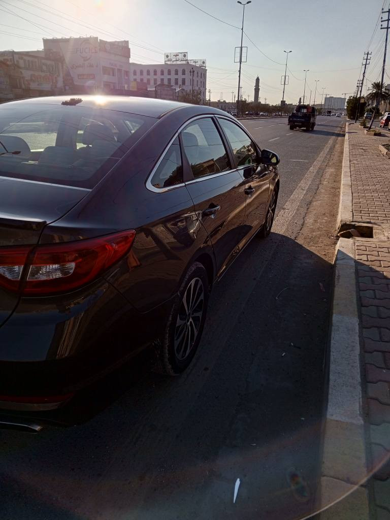 السلام عليكم اخواني الاعزاء من رخصة الادمن المحترمين للبيع سوناتا وارد أمريكي موديل 2017 رقم أربيل بسم عربي تحويل مباشر حادثها جاملغ أمامي أيسر تبديل مع صبغ نصف البنيد بدون أي دواخل موضح بالصور الحادث مكينة كير مكفولات 2400 GDI C1 تبريد ثلج تدفئة على وضع الشركة صدر أمامي خلفي جيد جدا تخم تاير جديد العنوان بغداد الدورة السعر 113 هاتف 
***********
***********
 اسف على الاطالة بغداد, العراق
