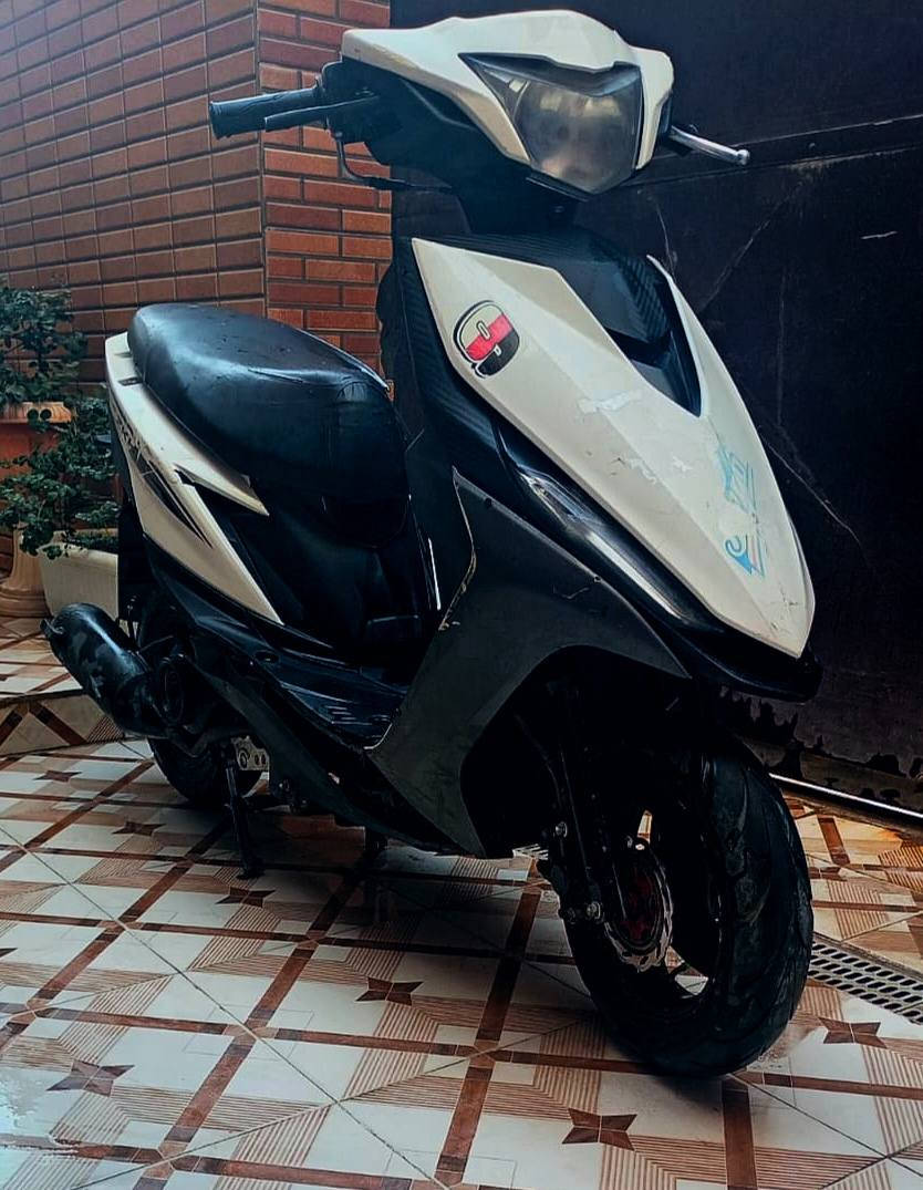 السلام عليكم دراجة ماكس عدله حديثه  للبيع،موديل 2024
شغاله سلف هندر باي وقت. مكينه مزوده 51 بلادي 
شلعه ومعدل يخبلان. 
كهربائيات كلها شغاله لايت اشاير هوران بكلايت كلها شغاله ستان صفح كهربائي. 
تواير مبدللها جداد كداو ووره. 
دراجه كامله من كلشي وكلش حلوه بس معتاز واريد ابيعها. 
سعر: 280وبيها مجال 
المكان: كربلاء البوبيات 
الرقم: ***********.بي ويتساب ماعندك رصيد تصل على الواتساب.
