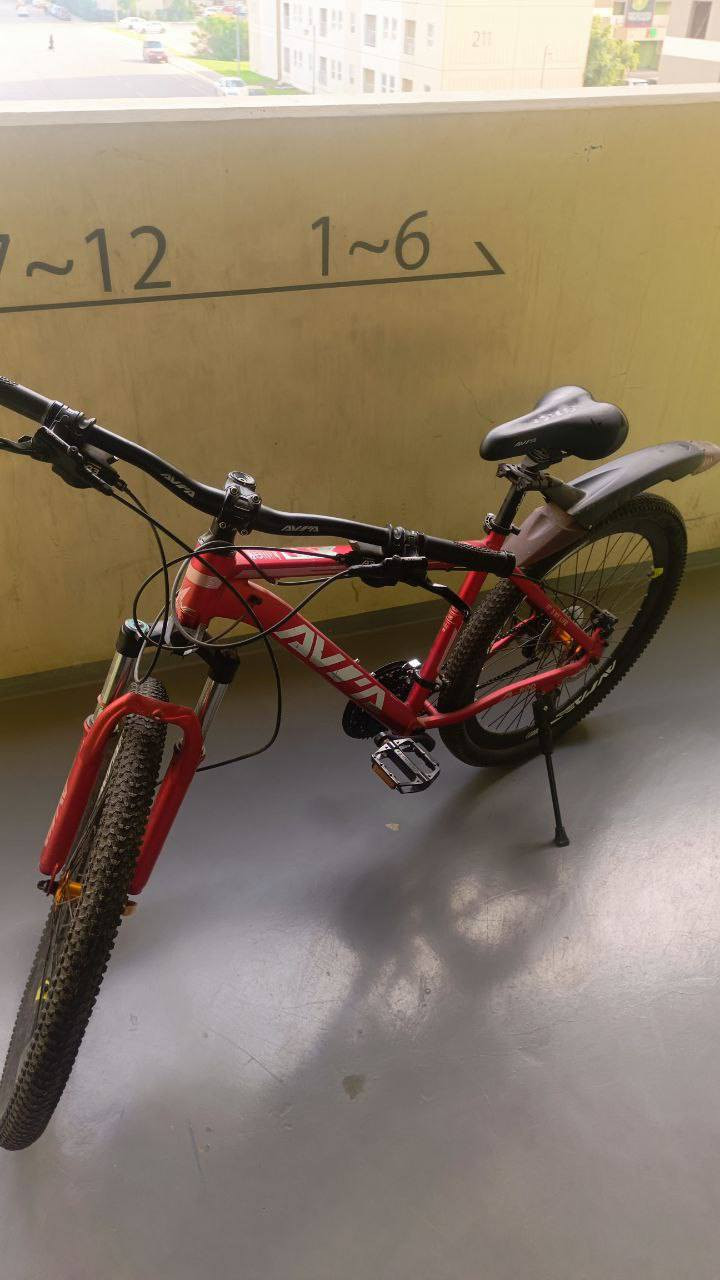 بايسكل جبلي ماركه AVYA للبيع
مواصفات البايسكل
حجم البايسكل 26 من ماركه AVYA
البريكات دسك خلفي و امامي 
دبل امامي مزدوج دهن 
قفل و فتح الدبل 
السرعات خلفي 8 سرعات 
والأمامي 3 سرعات
البريكات ماركه LMXT
الكير ماركه micro new
امانه الله ورسوله دراجه خرافيه وسريعه
استعمال اقل من شهر
مكاني بغداد مجمع بسماية A2
للاستفسار 
***********
