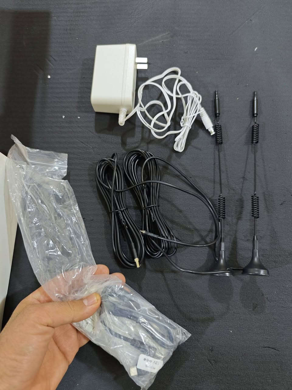 ٢٠٠ الف
***********
اخوان هذه السعر اقل من نصف سعره بالسوك شوف سعره بالمواقع قبل لا تكول هواي سعره
