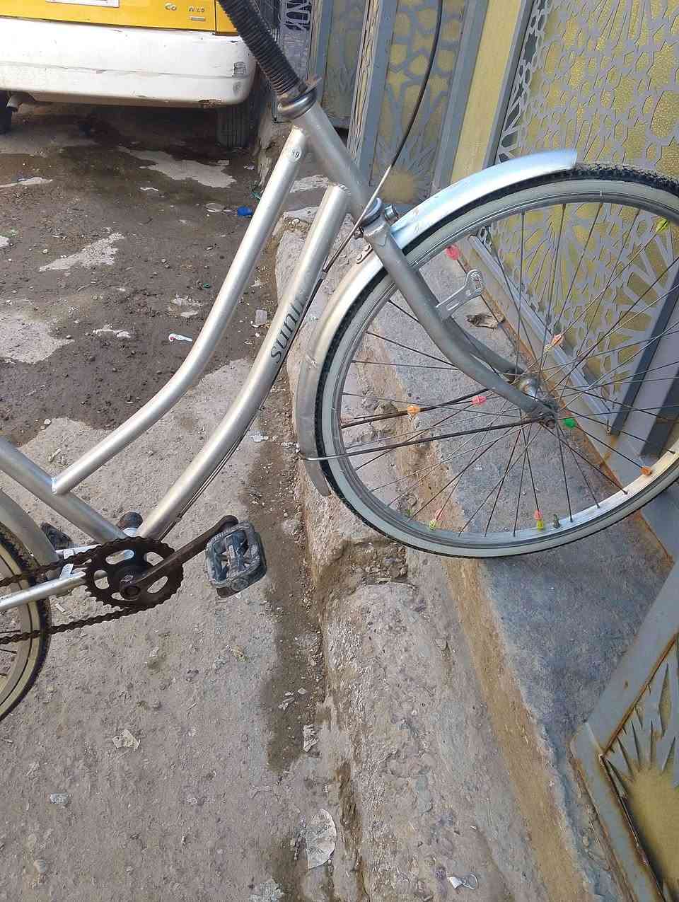 سلام عليكم  باسكل بناتي  البيع حجم 26  سعر 60 بي مجال  شراي راسني واتساب  *********** مكاني بغداد البياع شرطة خامسة
