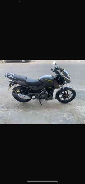 السلام عليكم دراجه بولسر للبيع موديل 2022 نضيفه وحلوه مرقم وسنويه تحويل ثاني يوم عنوان بغداد حي الخضراء الدراجه كفاله عامه  ***********  واتساب موجود والهزه مالتها جديده ما صارلها  20 ايام وسنويه جديده يعني تحويل مباشر السعر 2500 وبيها مجال للطيبين .
