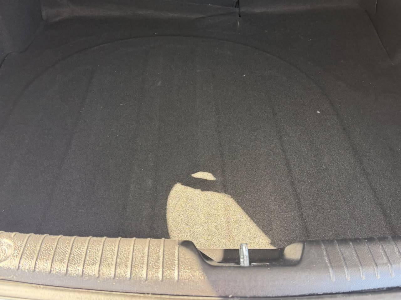 السلام وعليكم عندي اكسنت 2016 مكفوله فول مكان السياره السيديه السعر 120 $ ***********
