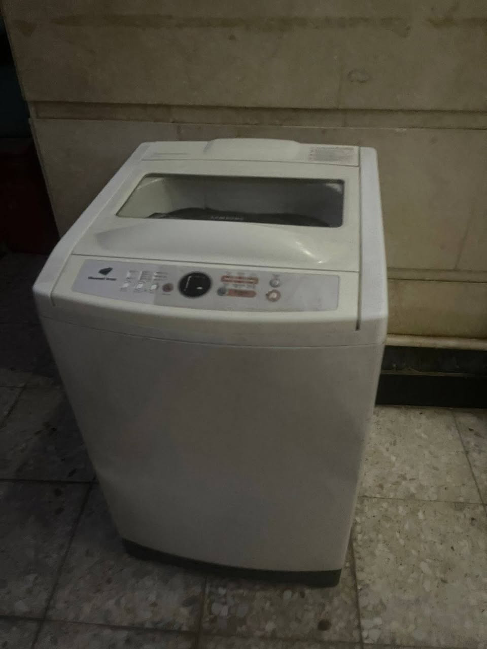 غراض للبيع في شارع فلسطين غساله ٢٠٠ وغرفه ٤٥٠ بغداد, العراق


**إذا كنت صاحب هذا الإعلان وتريد حذفه لأي سبب، رجاءا أرسل رسالة إلى الدعم الفني**