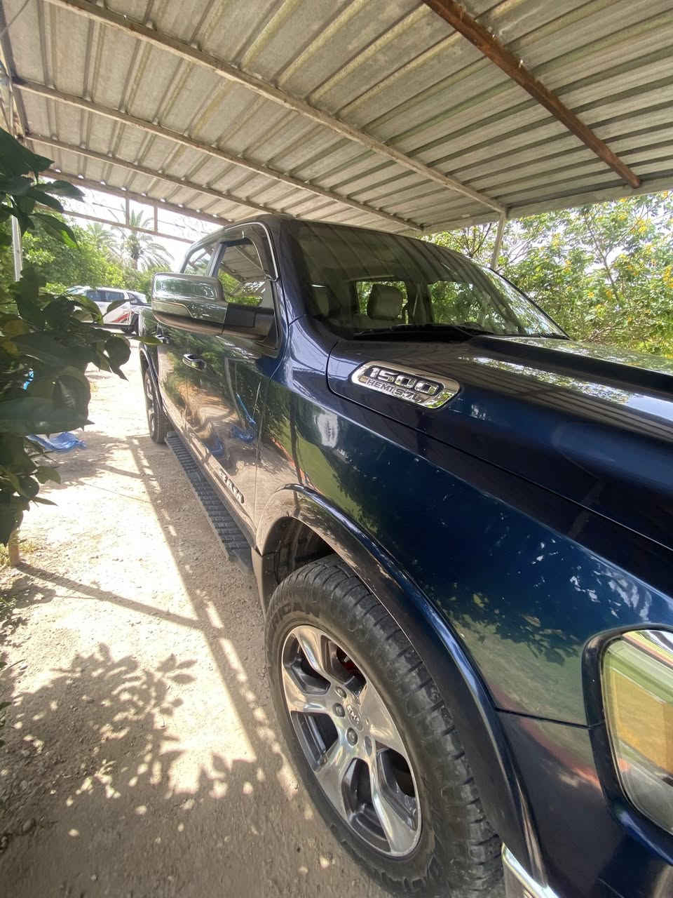 دوج رام Ram 1500 Laramie لارامي موديل 2021
باب طويل / بدي قصير
محرك V8 سعة 5700
فول مواصفات بدون بانوراما

السعر: 260 وبيها مجال
للتواصل:***********
