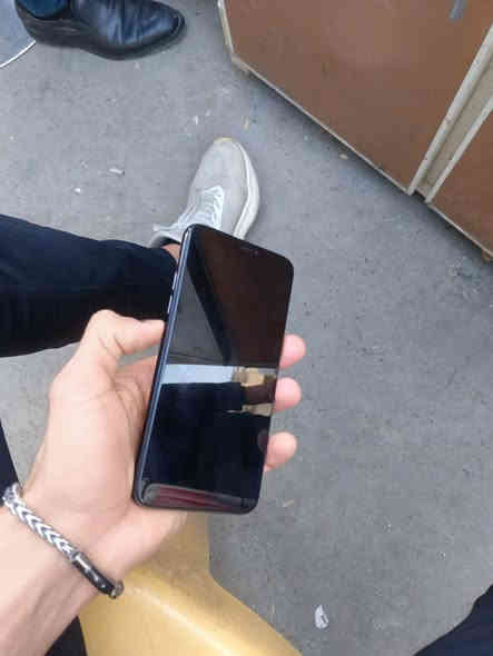 11 ابرو ماكس حيلل نضيف 
فقط بطاريه مبدل جديد 
ذاكره 256
شاشه ابلاد 
فيس ايدي شغال
كامرات، صوت ، سيم كله مكفول 
سعر 260
***********
