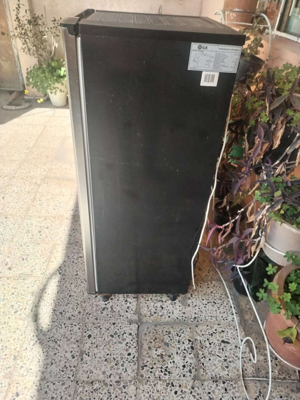 ثلاجه نوعيهILk حجم وسط   شرط تجميد موصل أيسر قادسية الثانيه السعر ١٧٠ وبيها مجال ***********
