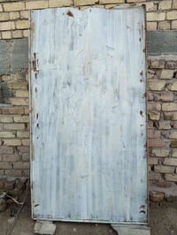 باب حديد • ثقيل • مكاني النصر