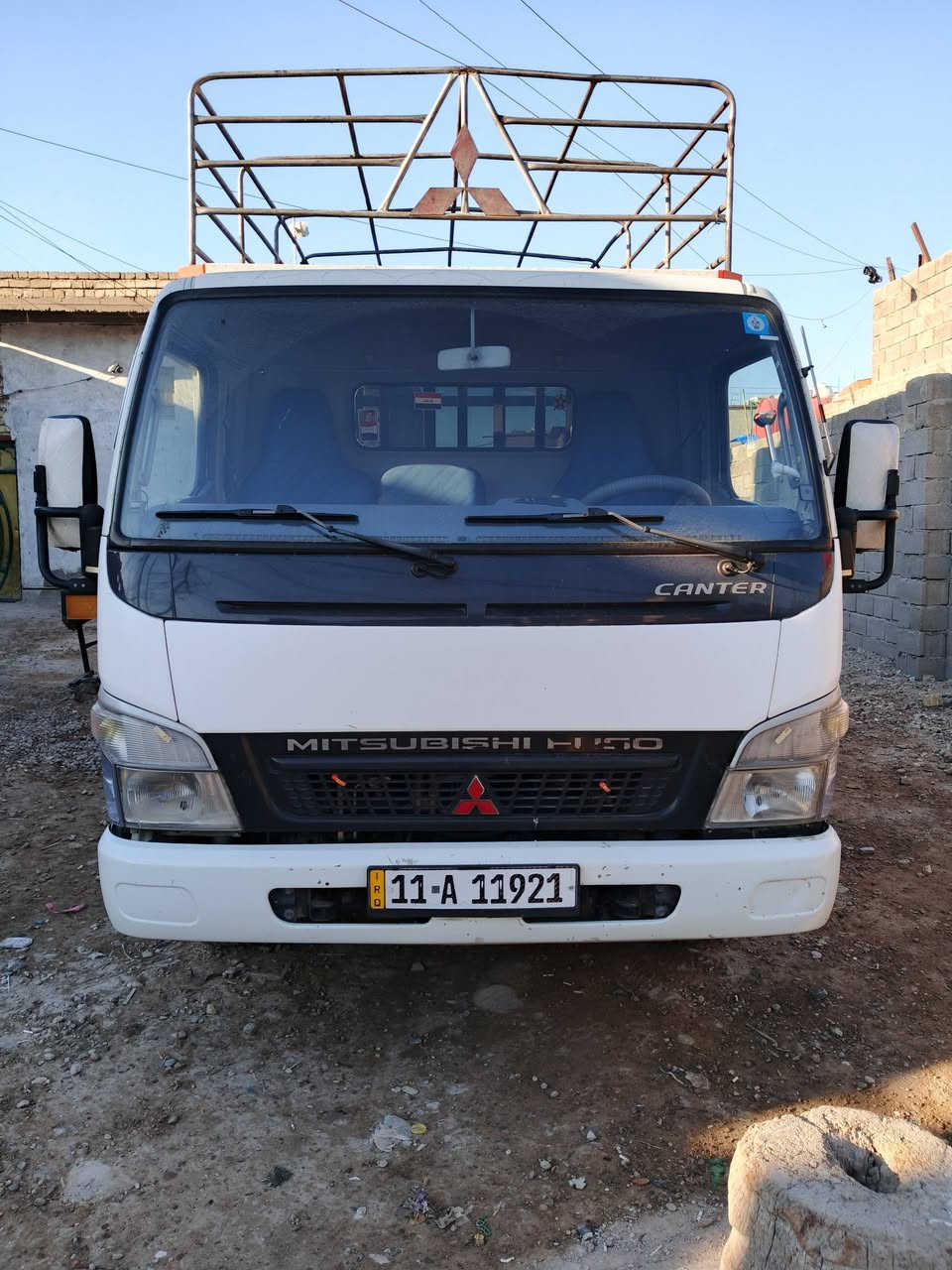 موديل 2009 رقم دولي تايرات 17 ونص تانكي 200 مكفوله كفاله عامه بيه بخار صرف ماكو  رقم الهاتف ***********
