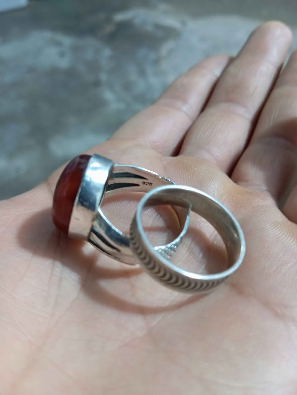 محبس عقيق يماني مخطوط أن الله بالغ امرأ 
معه حلقه اثنينهم فضة عراقي أصلي 925 البصرة, العراق


**إذا كنت صاحب هذا الإعلان وتريد حذفه لأي سبب، رجاءا أرسل رسالة إلى الدعم الفني**