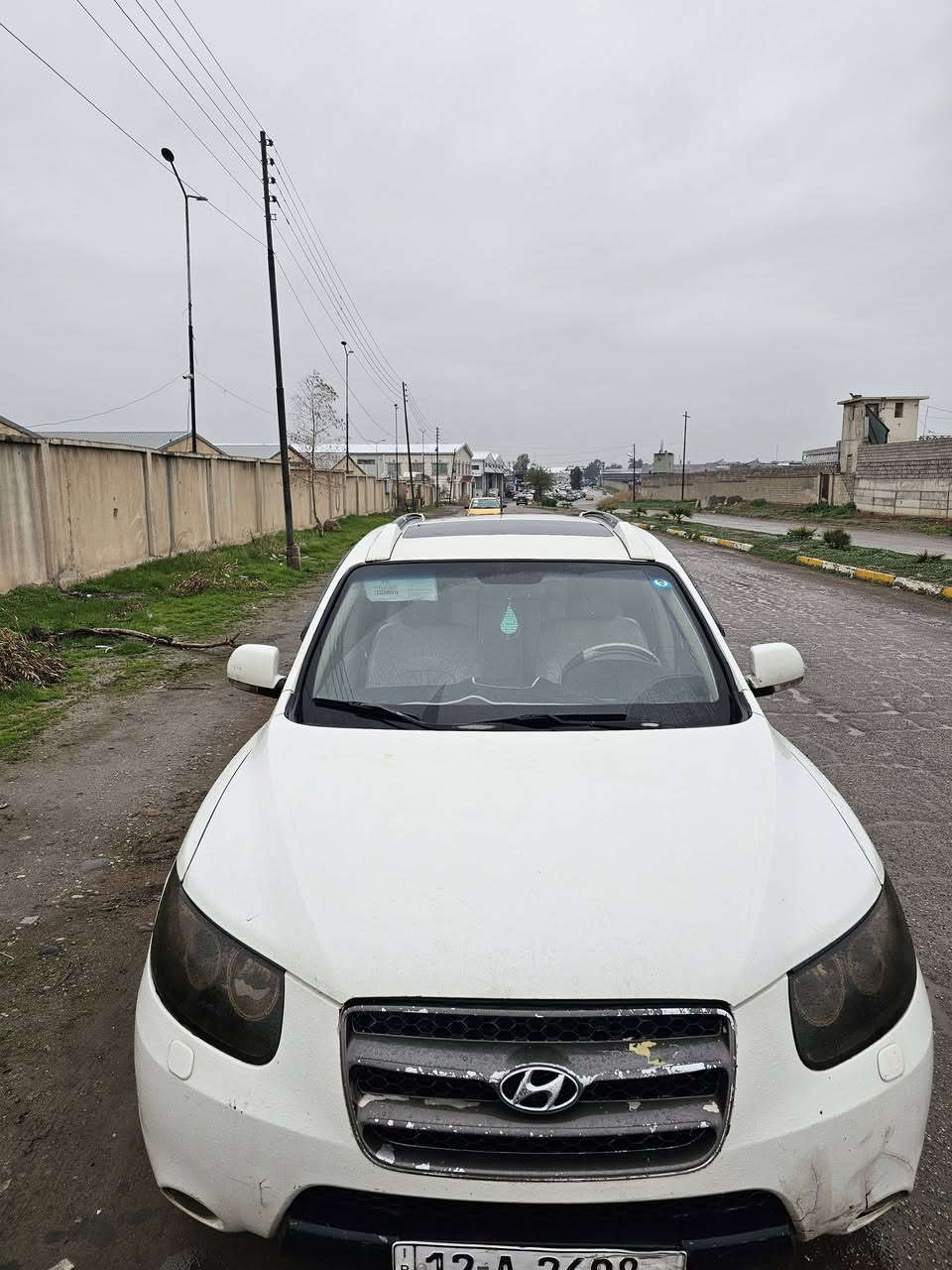 السلام عليكم
سنتافي للبيع موديل 2010
محرك 6. /2700 
فول مواصفات 7 راكب 3قطع تبريد
رقم نينوى جديد هزه فحص جديد 
كاربون بانزين/مكان موصل الأيسر 
السعر 117 وبيها مجال 
***********
***********
