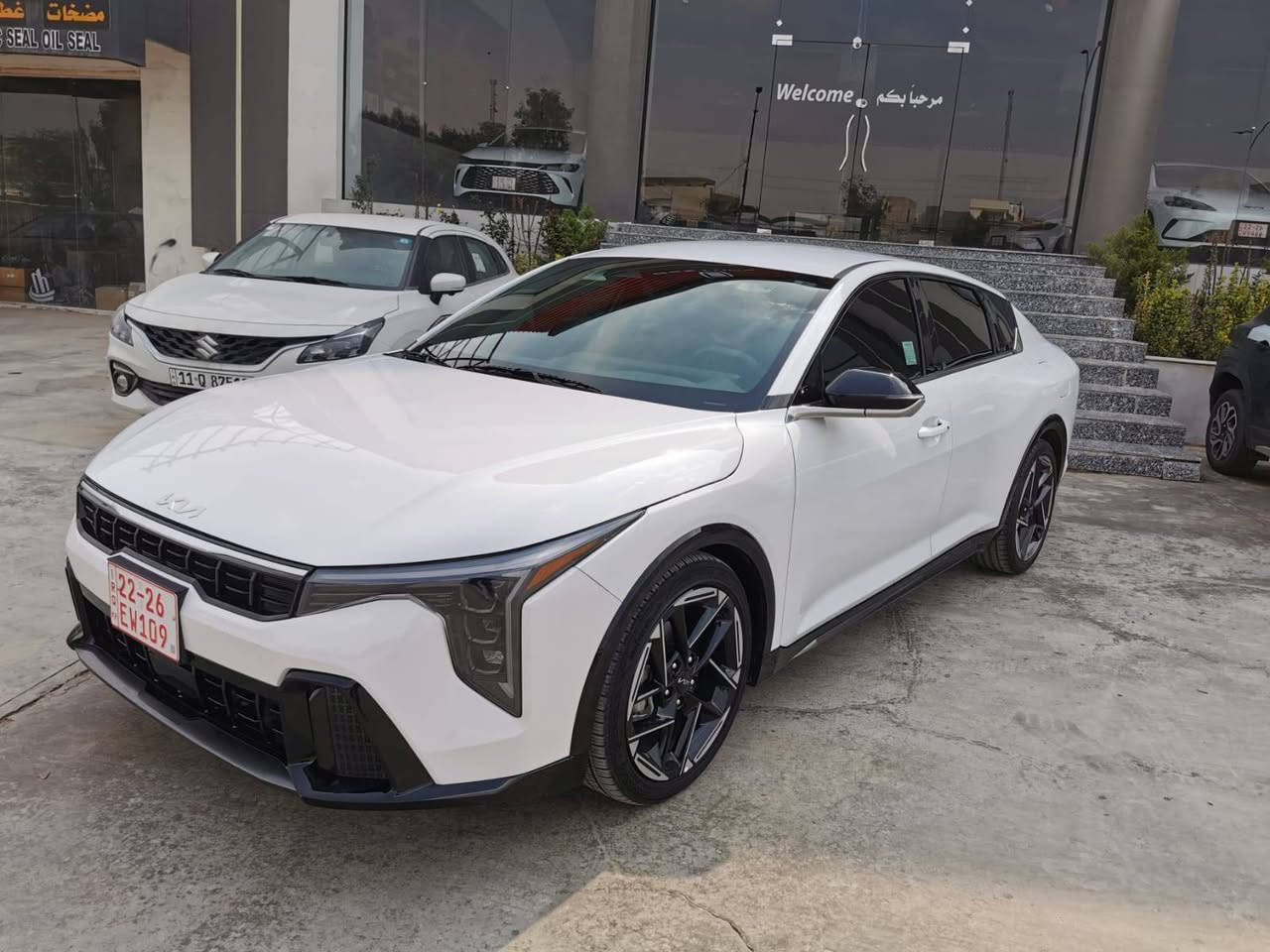 كيا K4 GT line موديل ٢٠٢٥
سياره زيرو على وضع شركه ماشي 3000 mil زيرو
محرك ٢٠ دوش
بصمه ابواب بصمه تشغيل 
تشغيل عن بعد  
كشنات جلد لونين وتدفئه كشنات 
شاشه متصل و ابل كار بلي واندرويد اوتو 
كامره دواره 
صندوق ذكي 
رادار امامي خلفي جانبي 
تحديد مسار قياده اليه 
كروز سرعه تفاعلي 
هاند بريك بصمه 
اوتو هولد
لون سياره ابيض 
شحن وايرليس
بقيه موصفات معروفه 
سياره جديده ماناقصها اي شي 
💥الضرر سياره شويه بوند صبغ مع نص جاملغ سكن دعاميه قدام بدون صبغ نفسه
بدووون دواخل 
رقم شاصي 3KPFW4DE6SE146239
سياره كاتي يترقم شمالي 
مكان سياره موصل المعارض 
السعر وتفاصيل دز خاص وتدلل 
 اتصال 
0️⃣7️⃣7️⃣3️⃣8️⃣4️⃣9️⃣6️⃣1️⃣2️⃣8️⃣ موصل, نينوى
