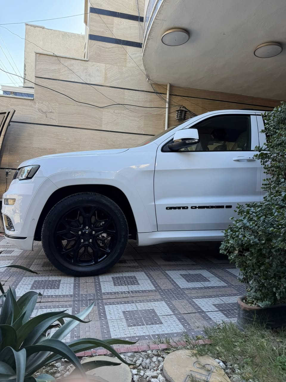 السلام عليكم ..
جيب اس 2022 خليجي 
وكالة هارلم 
مكفولة كفالة عامة
ماشية 23 الف 
فول مواصفات 1/1
بعدها بضمان الشركة 
صيانة ودهن وفلاتر كلة بالشركة
رقمها بغداد باسمي 
السعر 36800 وبيها مجال بسيط
الاتصال 
***********
***********
