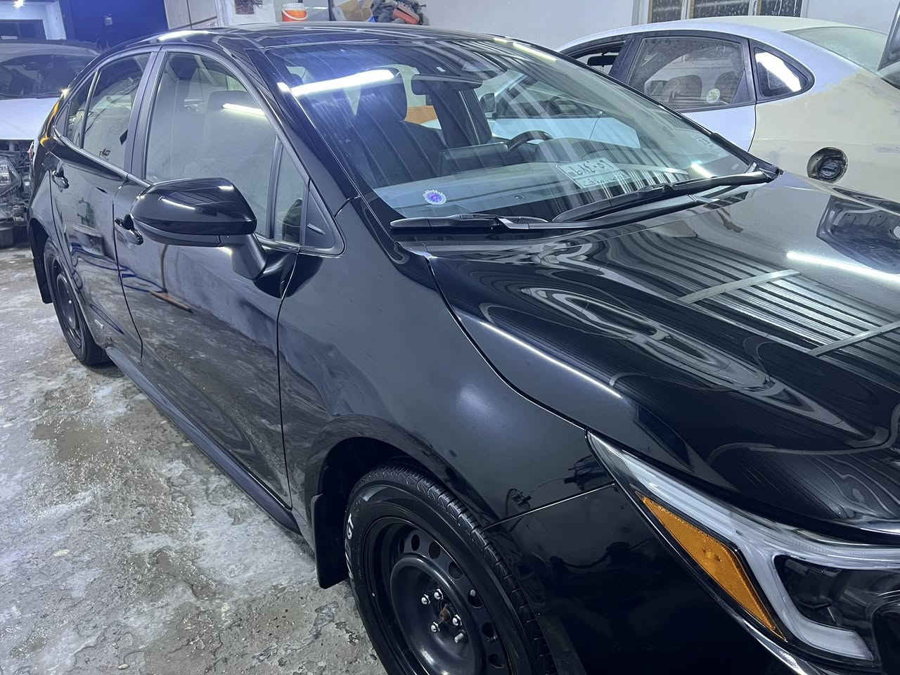 كورله موديل ٢٠٢٥ وارد امريكي هايبرد  سياره جديده حيل 
حادثه موضح بل صور صبغ باب او نص او بارد جاملق امامي 
مواصفات فور. ويل 
كامره 
لايت زنون 
كار بلي 
داخل بيجي 
رادار امامي 
السعر ١٦٥  ورقه 
العنوان بغداد تقاطع درويش المعالف 
***********
