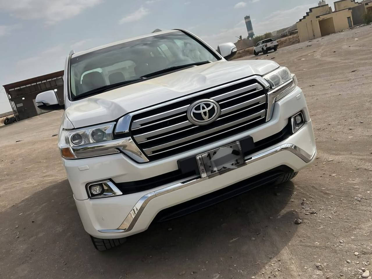 لاندكروزر2016 – بريم  أصلي
الوارد: بريم ام DVD
الحالة: مكفولة
كفاله  السيارة عدا دعاميه
السلامة: 8 إيرباك
الدفع: دبل
الكراسي: كهرباء
الكاميرات: 5 كاميرات
السقف: سلايد روف
المحرك: 8 سلندر
السعة: 4.6
الإطارات: جديدة
التخم: جديد
السياره كفاله من كلشي ماعدا دعاميه
المسافة المقطوعة: 198 ألف كم حقيقي
الملاحظة: السيارة بالحقيقة أنظف وأجمل من الصور
الرقم: بغداد الإنكليزي باسمي 
التحويل: مباشر
السعر .475 قابل لتفاوض
موقع السيارة:بغداد  رقم بغداد
للاستفسار:***********

