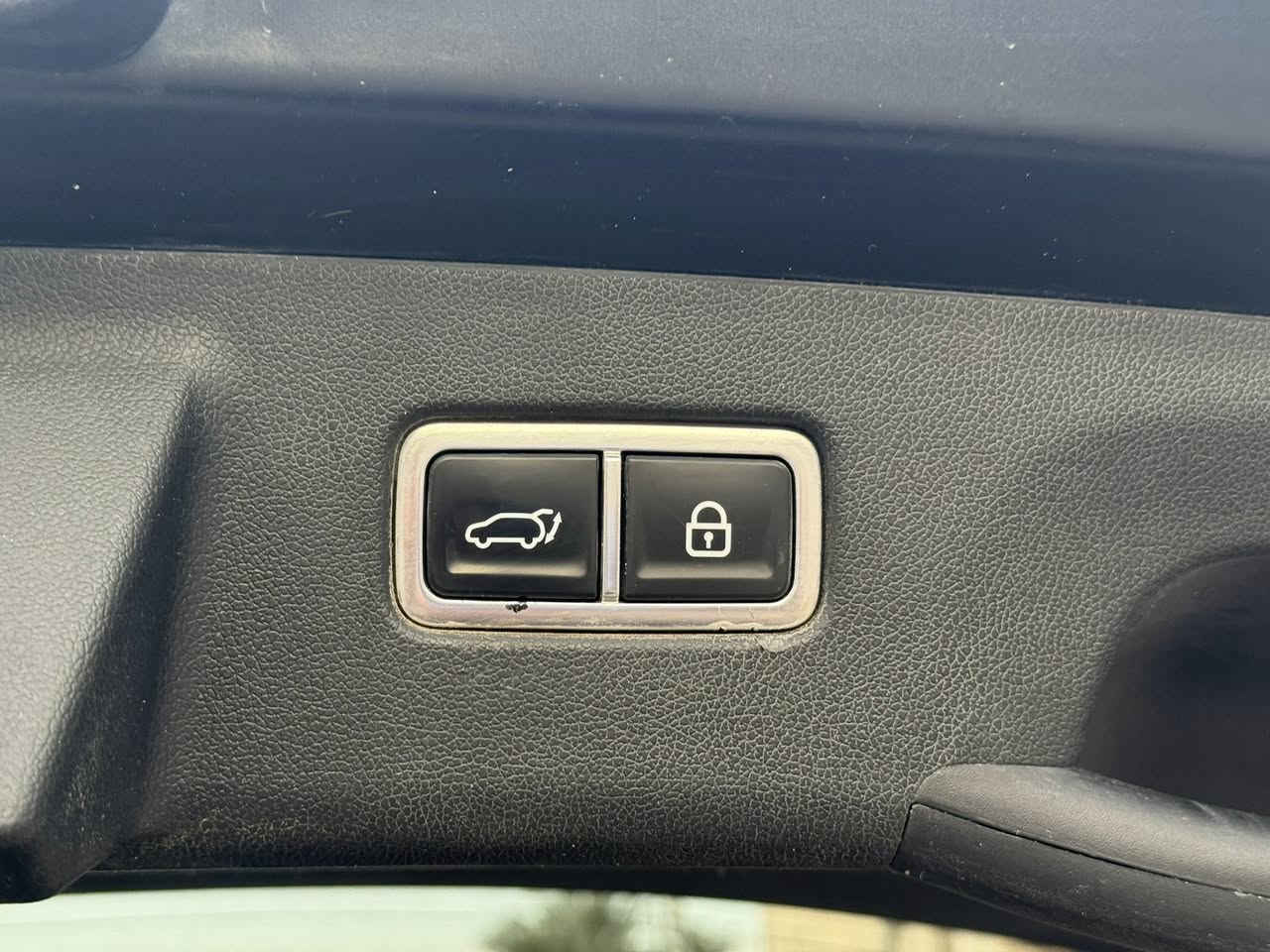 السلام عليكم للبيع سورنتو 2021
رقم أربيل بسمي هزه وفحص جديده 
بيها بابتين  فقط الباقي كفاله عامه 

معروضه 198 وبيها مجال 

رقم الهاتف ***********

مواصفات فول 1/1 
بنراما سقف 
كشنات جلد + كهرباء 
تحكمات ستيرن 
رادار امامي 
رادارات جوانب 
تحديد مسار 
فور ويل 4+4
كشنات حار بارد 
مودات قياده سبورت ايكو 
خمس كامرات 
سايد بريك بصمه 
شاشه جبيره + ‏كاربلي 
كشنات منفصل 
تخم تاير 
ويل 20
مانع تزحلق
