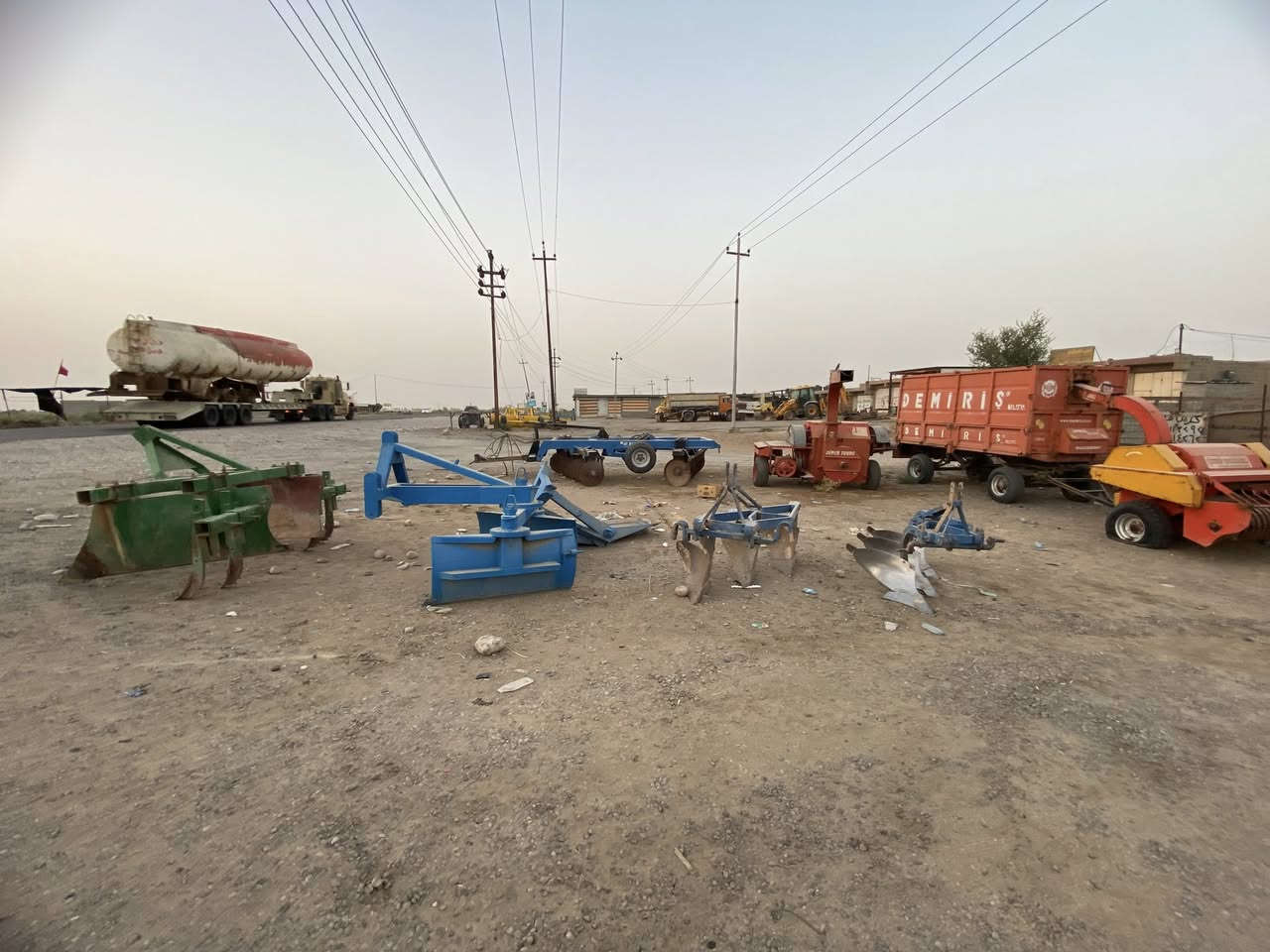 للبيع كافة أنواع الأليات الزراعية العنوان ديالى ناحية العظيم 
***********
