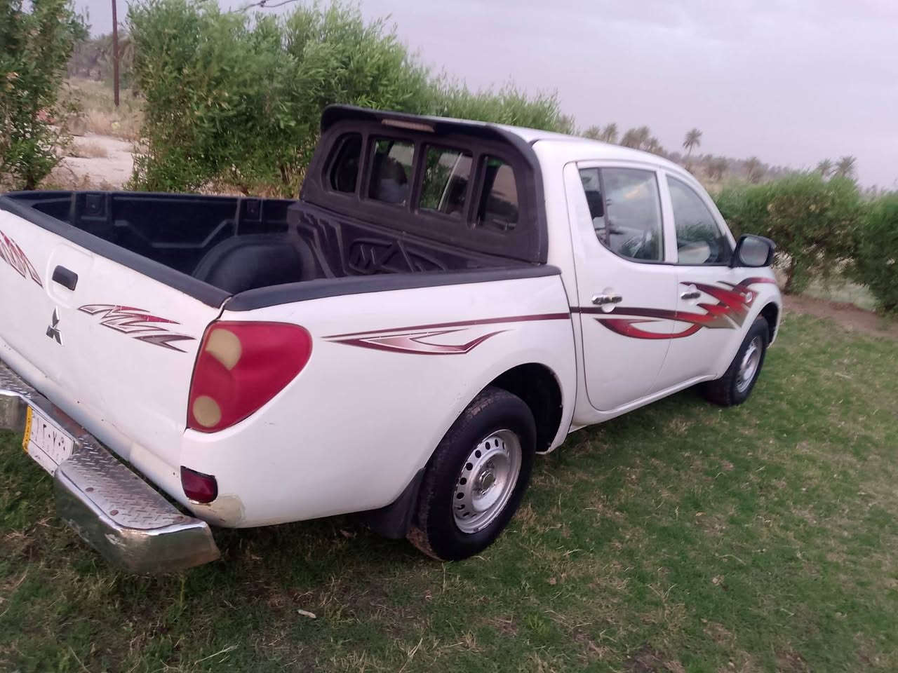 سلام عليكم متسيبوشي بيكم دبل قماره للبيع أو مراوس حسب القناعه موديل ٢٠١٠ سياره حلوه مالت جناي صارلها عنده اكثر من ٦ سنوات على ايد وحده كير محرك كهربائيات كلها مكفوله علما بأن السونار مرفق مع الصور البنيد مصبوغ مطالع بالسونار لأن بي فابيون هاتف صاحب السياره *********** اني مكلف بالنشر
