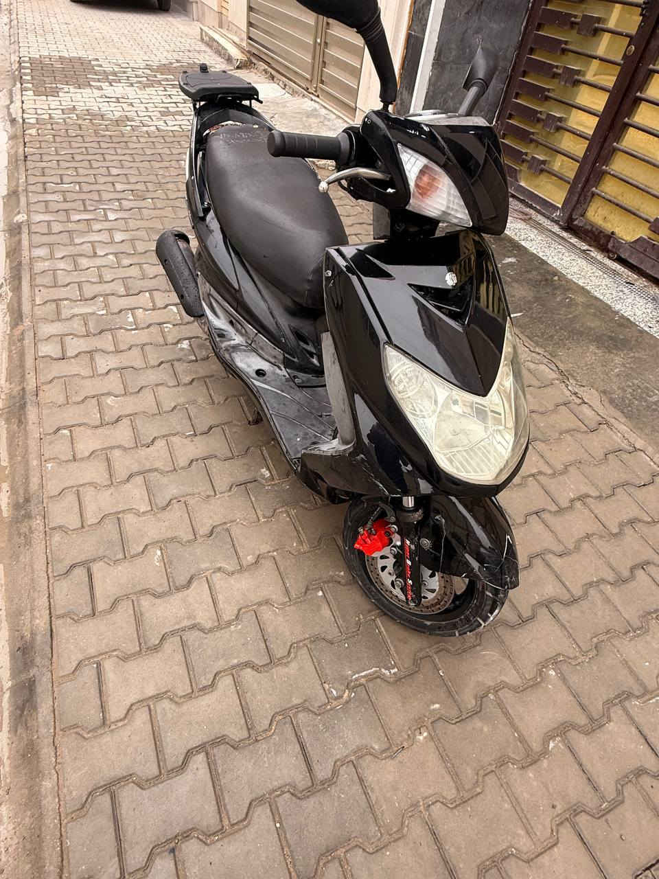 السلام عليكم
سكنس فحل 140 ياباني

 قبغ نفخ   ستاند حساس

دراجه نضيفه ناعمه

نقص الاشاير متشتغل

مكان بغداد الكاضميه

السعر 750 

***********
