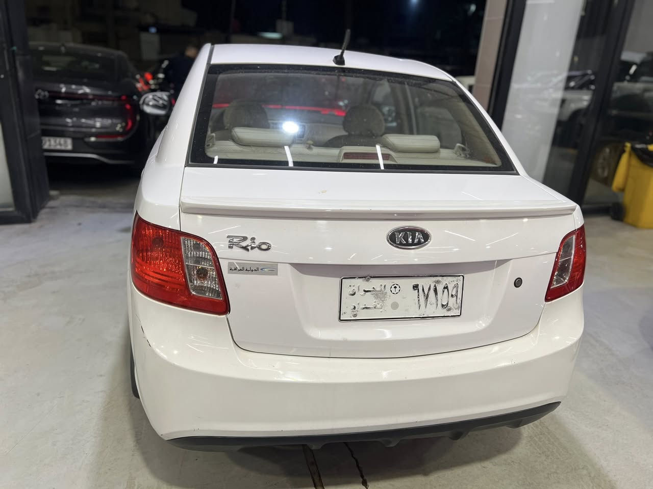 ريو ٢٠١٢  رقم بغداد مكينه ١٦٠٠ جديده  ماشية ٤٨ الف كفاله عامه من الظربه وصبغ والبارد تخم تاير جديد 
السعر ٩٧
*********** 
بغداد حي القادسيه
السعر ١١٨
