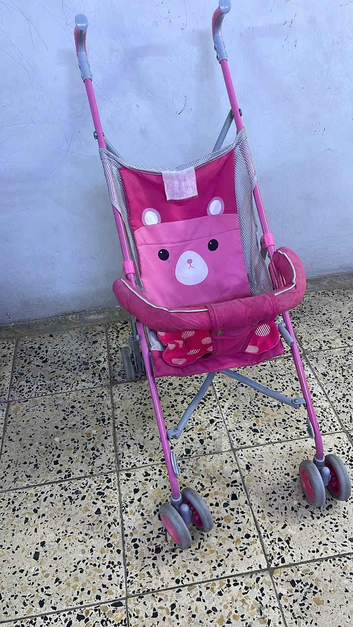عربانة طفل بناتية
جربايه ماركه جوي اثنينهم 50 الف يوجد توصيل 
***********
