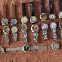 مجموعة ساعات للبيع اتوماتيك سويسري  عدد 19 كلهم شغالين سعر القطعة 33 ا...