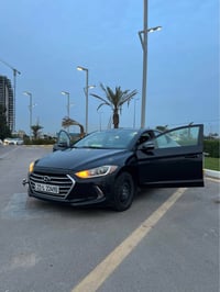 النترا للبيع مستعجل حادث خلفي بدون دواخل ولا شواصي مكفول  بجم كبس بيها...