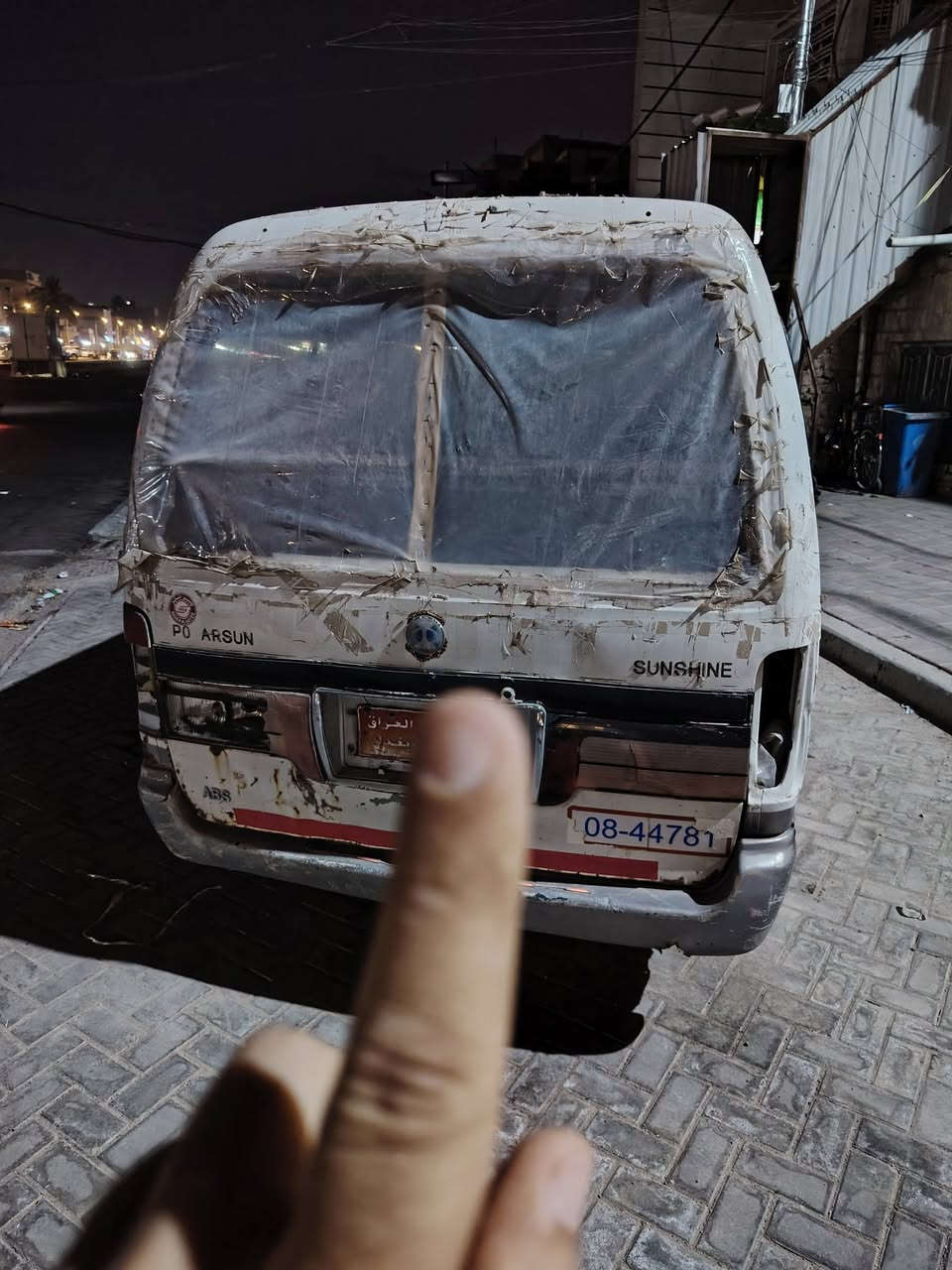 سياره 2005 جاهزه كلشي مابيها شغاله سعر 13بدون راعي مكانها مدينه الصدر تايراتها انضاف سياره مال شغل تمشي***********
