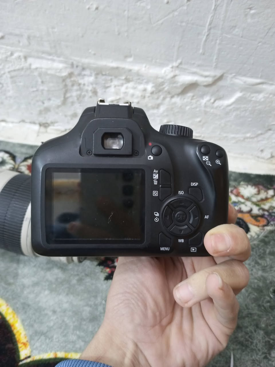 سلام عليكم شباب كامرة كانون d4000 جديدة شتر 1k + عدسة كانون 70/200 f2.8 لا استفسار ***********
