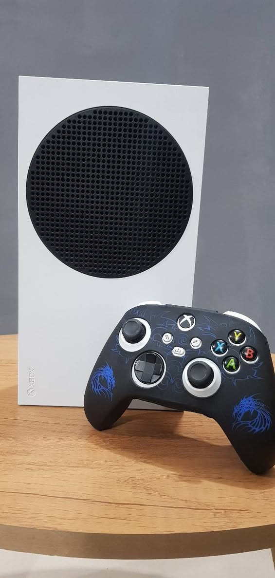 السلام عليكم للبيع s Xbox Series
معا يد تحكم ثانية+مروحت تبريد 

السعر 450الف 

الموقع:بغداد البلديات

الرقم:***********
