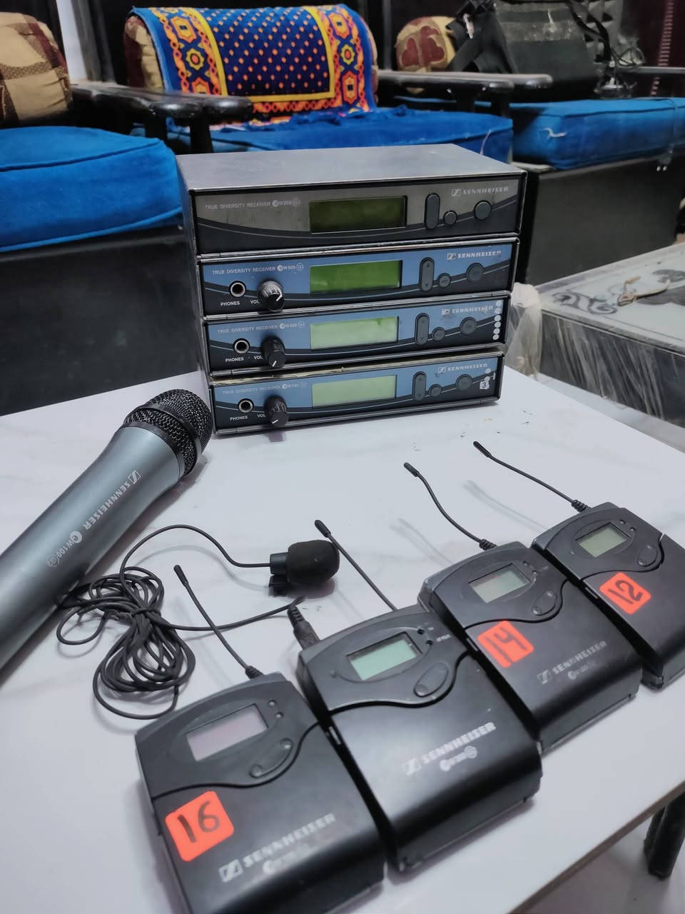 For sale 
٣ ميكات g2 ew500
مايك ew300 هاند مايك ومعاه ترانسميتر يشتغل نك مايك
Sennheiser all


**إذا كنت صاحب هذا الإعلان وتريد حذفه لأي سبب، رجاءا أرسل رسالة إلى الدعم الفني**