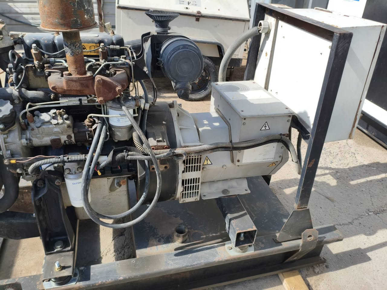 السلام عليكم ورحمه الله
للبيع 
مولدة بيركنز إنكليزي 
٣سلندر ٢٧كيفي
حجم البستم ٩١ملم
توليد ستانفورد انكليزي 
بلادي وضمان ع حمل 
*********** ابو شهم الزبيدي 
بغداد عوريج
