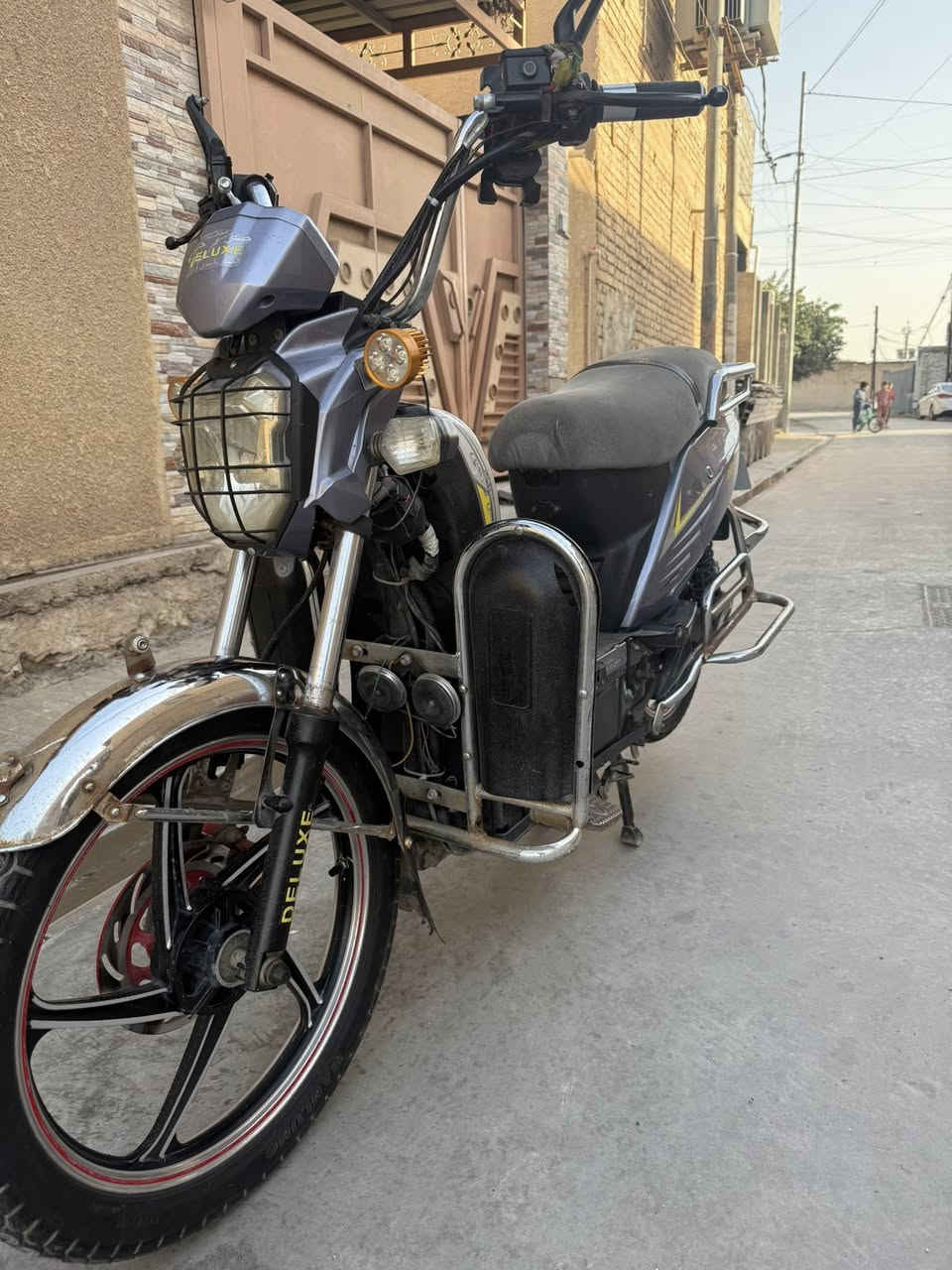 دراجه شحن حيل نضيفه بطاريات بحاله جيده رايدهه 400 وبيه مجال بسيط
***********
