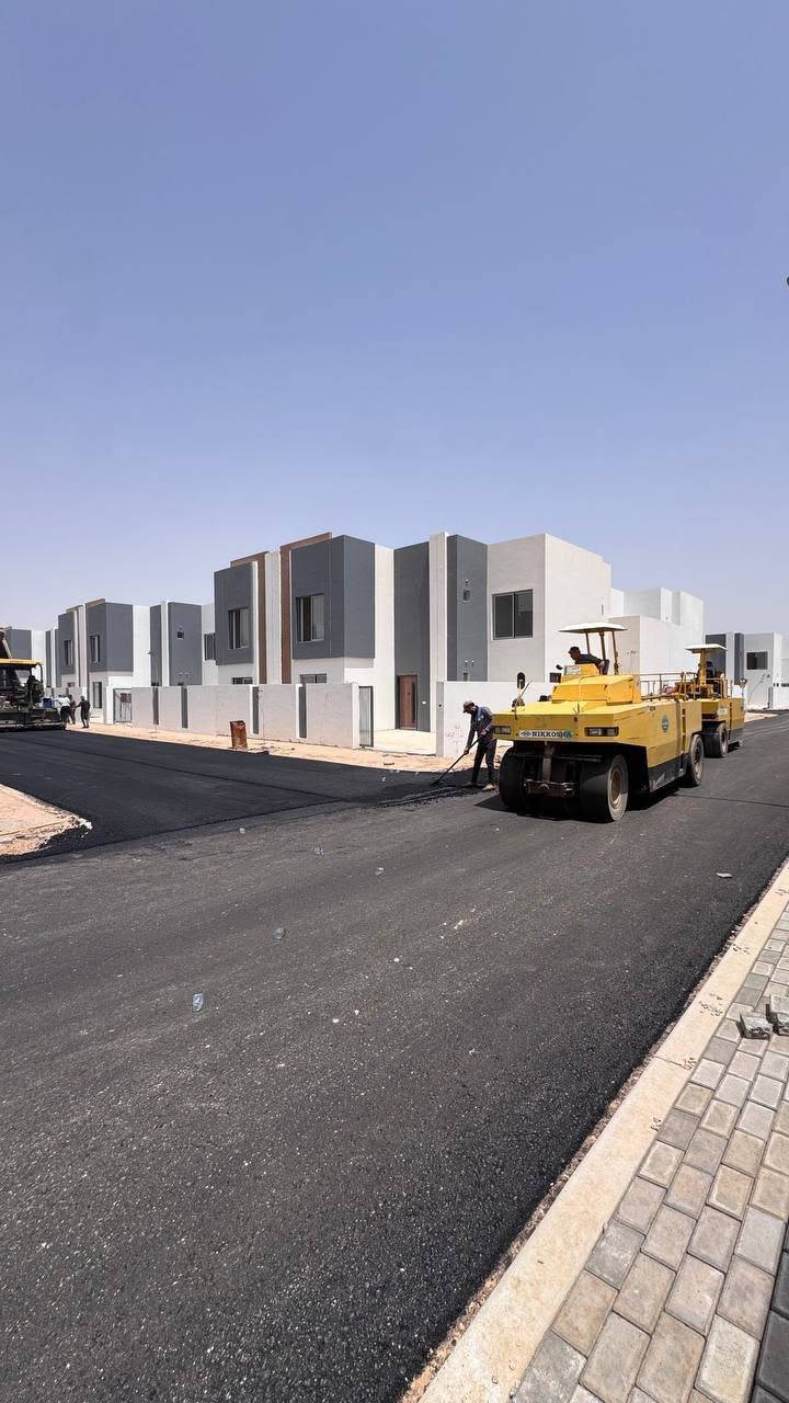 دار للبيع في مجمع عماد سكر كربلاء
مساحة 160م طابقين بناء طابوق 
موقع مميز مقابل الحديقة 
تسليم الدار بشهر السادس من هاي السنة 
السعر الكلي 215 مليون واصل كل المبلغ للشركة 
للتواصل ***********
