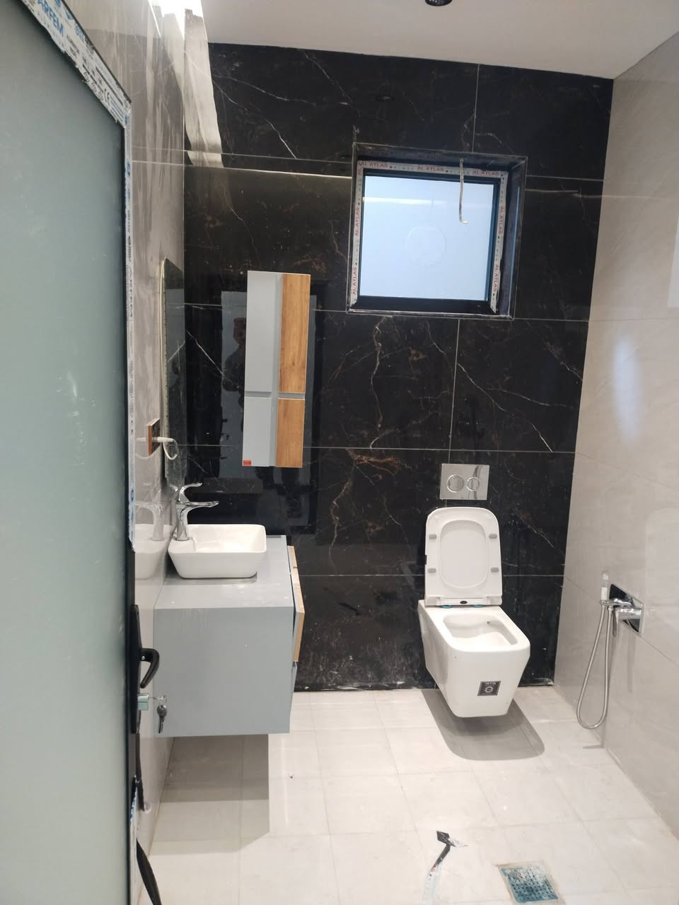 للبيع/
دار حديث مودرن 150 م واجهة 6م 
بناء 2026 فول 1/1
ارضيات وواجهة مرمر
الموقع/
ضباط السيدية خلف جامعة الشعب وش الخيزران موقع مميز ش عرضه12م
المحتويات/
صالة
5 غرف نوم سويتات
هول حولي وسطي كبير 
مطبخ عدد 2 
كراج سيارة وحديقة صغيرة
للاستفسار
*********** واتس
