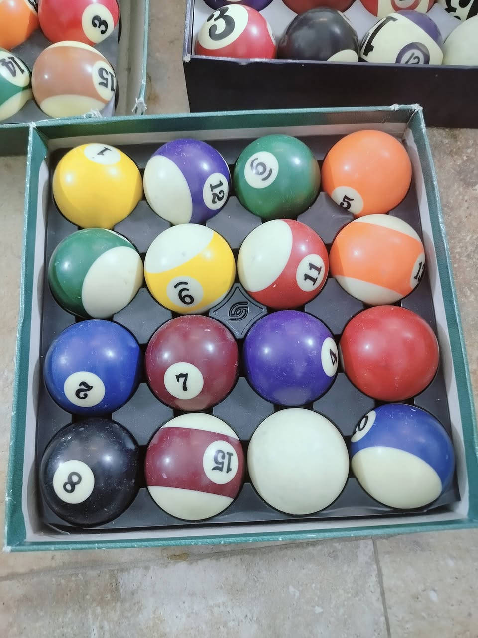 سلام عليكم شباب للبيع 3 سيت طوبات مال بليارد جدد اصليات سعر 90 الف 
مكاني بغداد حي العامل 

***********
