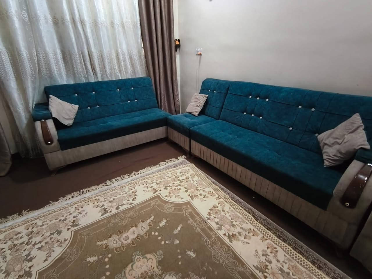 غرفةنوم مع تخمين قنفات مستعملات للبيع بغداد الكاظمية نظاف *********** السعر 600بيع مستعجل
