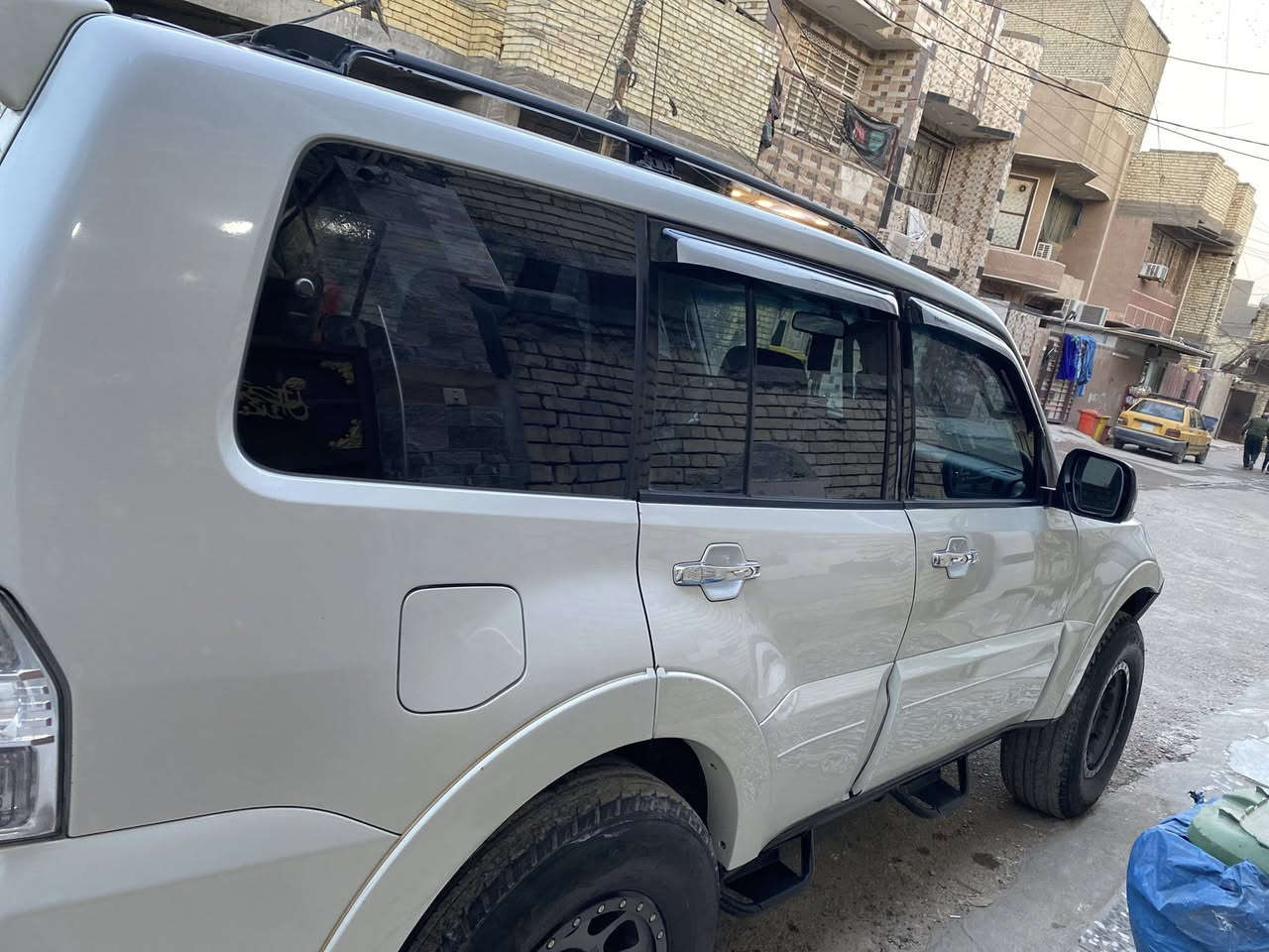 سلام عليكم موديل ٢٠٠٨ سيارة عليهة تعديل كلش حلو كير ومكينة بلاديات جدد سيارة ماناقصهة شي صدر تاير كلة جديد بيهة قطعتين باب صبغ وباب تبديل رقم بغداد باسمي مكان السيارة بغدادمدينة الصدر السعر ١٢٠ وبيهة مجال اتصل وتدلل ***********
