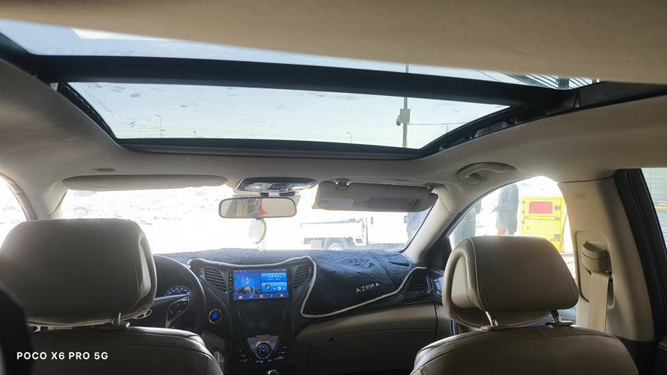 هونداي ازيرا ٢٠١٢ خليجي 
فول  مواصفات VIP 
حجم المحرك ٣٣٠٠
رقم بغداد أنكليزي 
مكفولة  من كلشي   ما عدا بارد شوي باب الصدر  والجاملغ ورى باب الصدر
بصمه.   بنوراما.. يدات كروم.. مري شفط ترحيب اوتو .. بك لايت LED.. كشنات جلد بيجي  كهرباء 
 ... بردات جانبيه.. برده خلفيه كهرباء.. حساس امام خلفي .. كامره شاشه.. 
 خمسه ويل كب... 
كير محرك  مكفول  .  سلايد   ٣   شغال . حدادية  مكفول 
نقص فقط تبريد   ملييك  غاز    علما بالصيف جان شغال
سعر ١١٢  
***********
المكان  ديوانية ديوانية, القادسية
