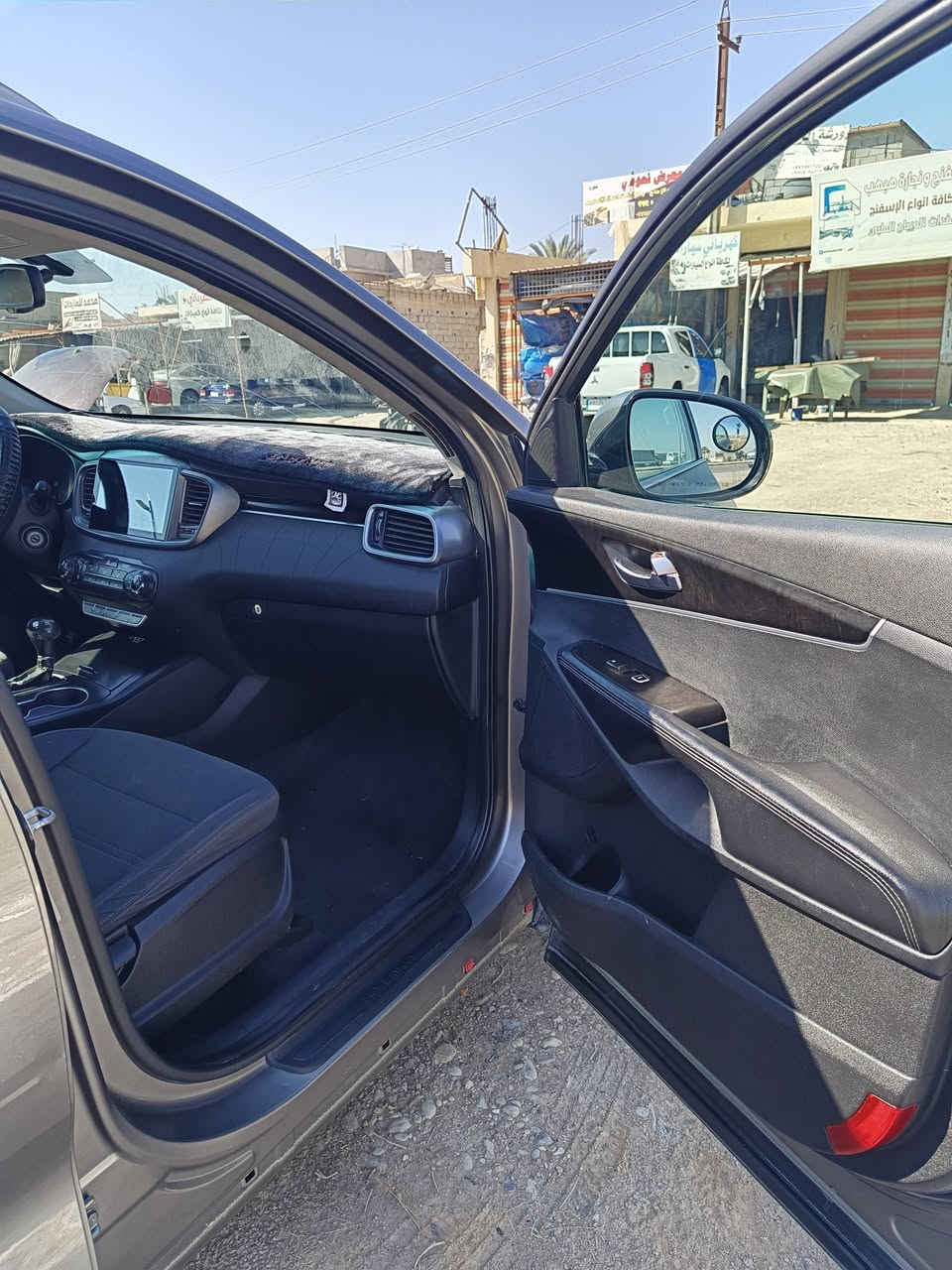 سورنتو للبيع موديل ٢٠١٦ رقم بغداد انكليزي مكينه كير تخم تاير صدر امامي خلفي كله جديد بيها ٤قطع صبغ السعر ١٥٥وبيها مجال للاستفسار***********
